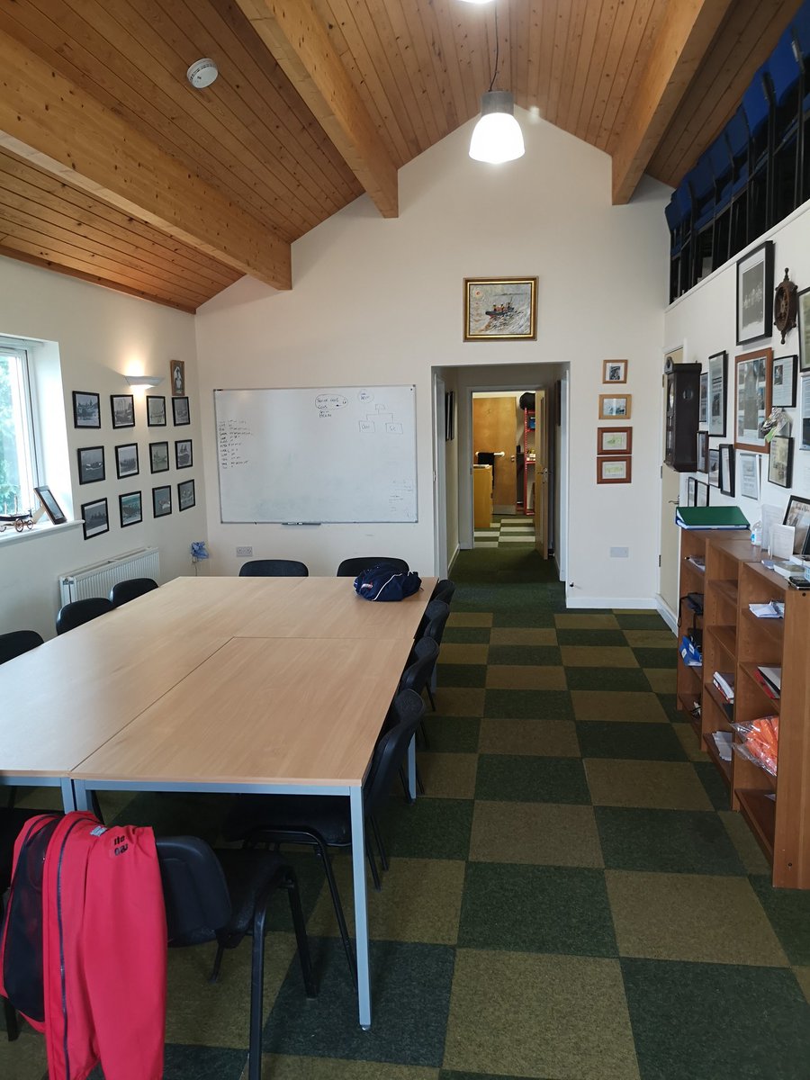 Ferryside Lifeboat tweet media