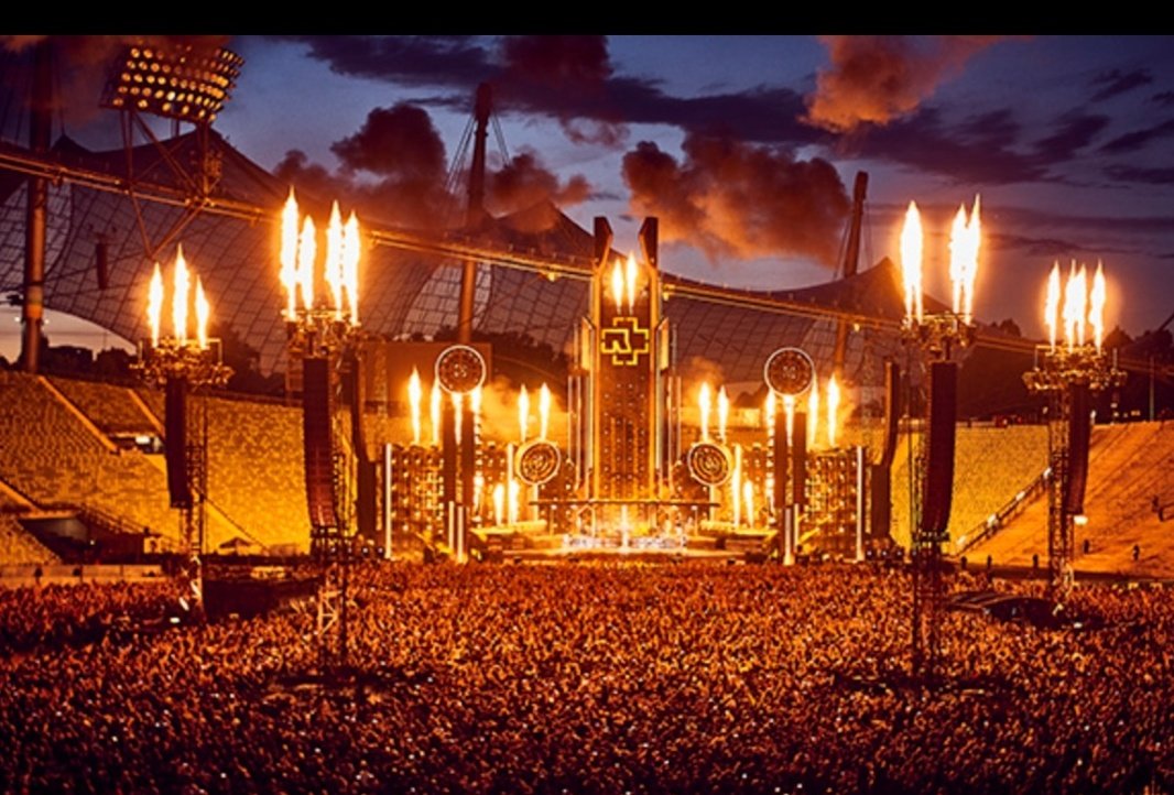 MumbrianSpinner's tweet photo. You can keep Glasto.
Tonight we watch something much, much better 🔥🔥🔥🔥🔥🔥🔥
#Rammstein https://t.co/rOHRBNcIAC