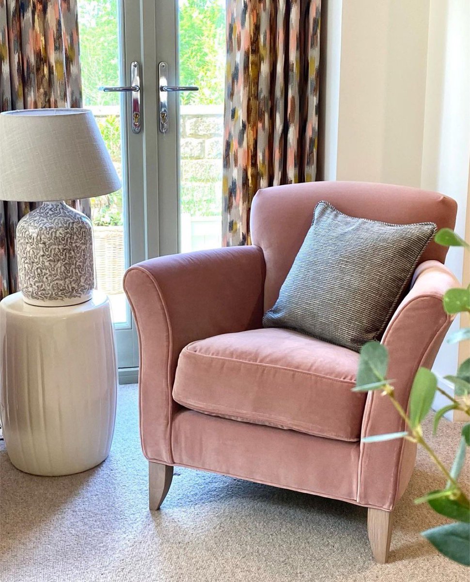 HuntersofDerby's tweet image. If you’re looking for an occasional chair to fit into a cosy corner then the Matilda is pretty perfect.  

It’s available in a collection of different fabrics, from cool, pale linens to colourful velvets like Isla Old Rose, pictured here at a recent home design project.
