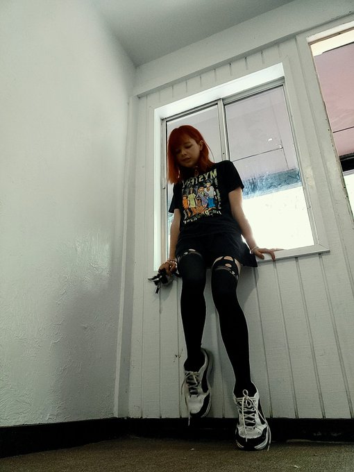 How do you feel about me modeling my daddys shoes 🤣🤣🤣🤣🤣 Of-lilybug2022 if you wanna support #redhead<a href="/tag/redhead"class="tags"><span>#redhead</span></a><a href="/tag/sundayfunday"class="tags"><span>#sundayfunday</span></a><a href="/tag/sundayvibes"class="tags"><span>#sundayvibes</span></a><a href="/tag/summernights"class="tags"><span>#summernights</span></a>