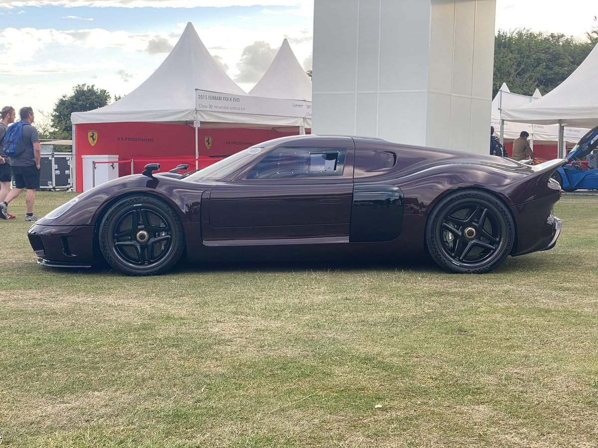 robplumski's tweet photo. Yesterday afternoon I spent the afternoon with the team at @Radfordmotors with @classiccarguru1 the car was the best looking thing in at @fosgoodwood and so happy I could help out! @AntAnstead #cars #goodwood #festivalofspeed #beautifulengineering https://t.co/INARHhiLeh
