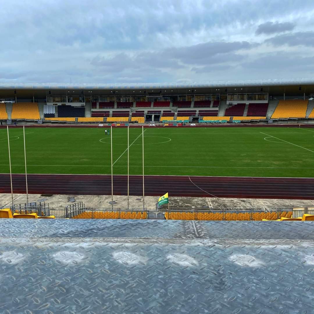 fgo_pro's tweet photo. 🏟 Le Stade de la Réunification de Douala prêt pour le choc 🆚️ @RACING_TPO ⏳.
🕝 15h30
⚽️ #CANRAC | #MTNEliteOne2022 https://t.co/qdr4DG3meD
