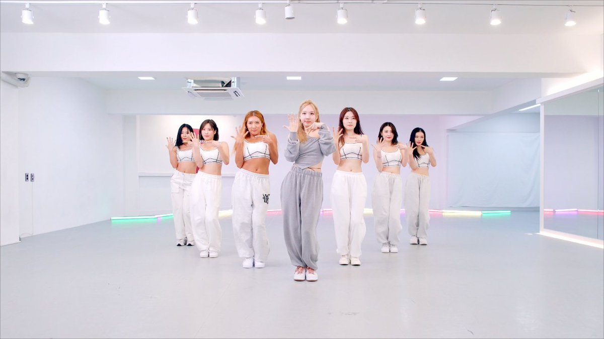 JYPETWICE's tweet photo. NAYEON “POP!” Choreography Video

❤YouTube: https://t.co/Kg1Zk6JnPR
💚NAVER TV: https://t.co/cKR8xKBaxv

❣Listen "IM NAYEON" HERE👇
https://t.co/l1LXbbd6co 

#TWICE #트와이스
#NAYEON #나연 #IM_NAYEON #POP❣ #PopPopPop https://t.co/cfPUKQw4K7