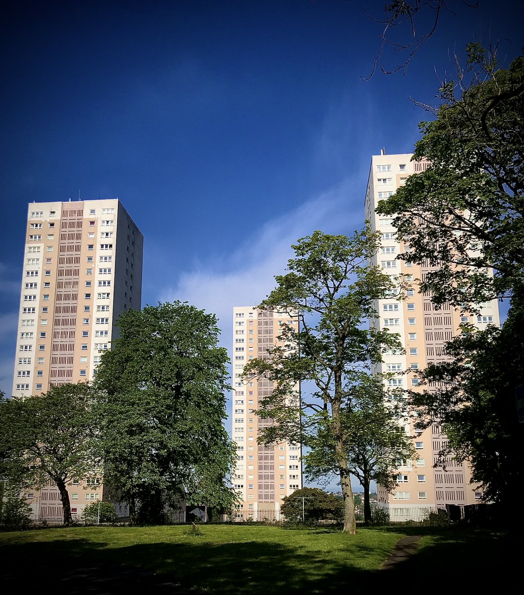 fonecamerawoman's tweet photo. A summer's day in #springburn #springburnpark #glasgow #northeastglasgow #towerblock #towerblocks #scottishtown #scottishtowerblocks #howwelive #scottishhomes #glasgowtowers https://t.co/aVKe8Jeu1R