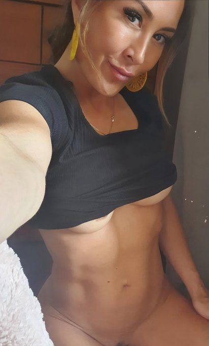 RT if you like it❤️&zwj;🔥 https://t.co/X8CP8G2dkT<a href="/tag/sassyselfie"class="tags"><span>#sassyselfie</span></a>