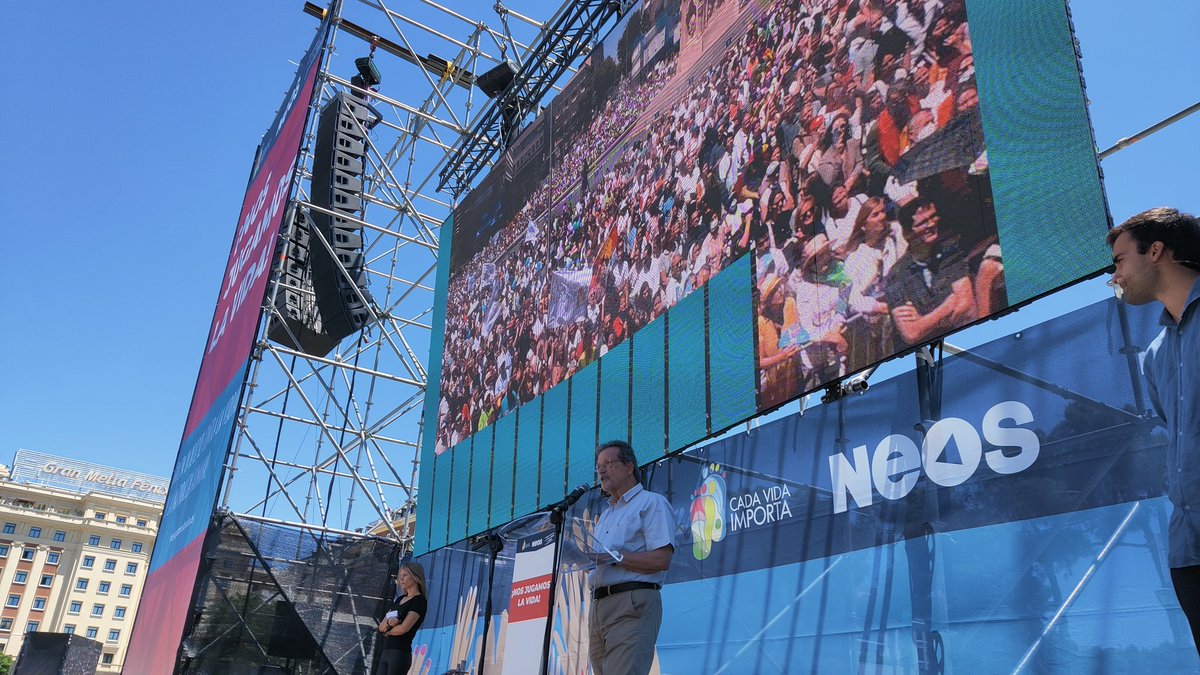 NEOS_esp's tweet photo. "¿Qué tipo de libertad es esta que te da a elegir entre sufrir o morir con la eutanasia? ¿Qué tipo de libertad es esta que se dedica a perseguir a quienes rezan frente a las clínicas abortistas?" Joseph Miró #NosJugamosLaVida https://t.co/9mhZzt9taC