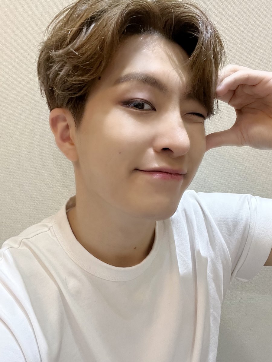 영재 YOUNGJAE tweet media