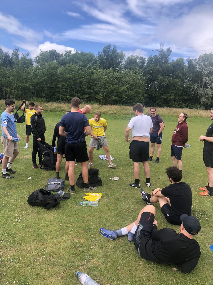 First training session back✅
Pitch could do with a cut before the season starts though🤣😬