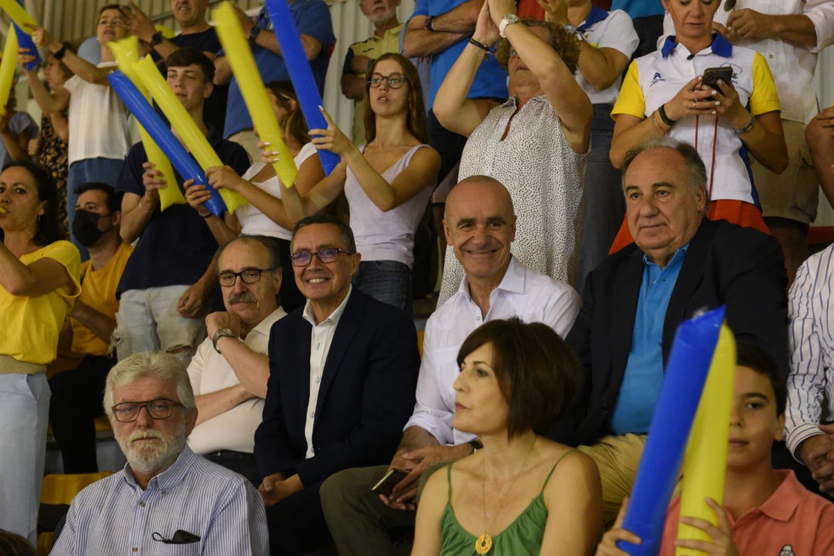 antoniomunozsev's tweet photo. Enhorabuena al @cmisevilla alevín por el triunfo hoy en el centro deportivo Amate en el campeonato de España de #FútbolSala. ¡Equipazo! 

#SevillaesDeporte @IMDSevilla @guevara_dg https://t.co/6WVB6zsCoS
