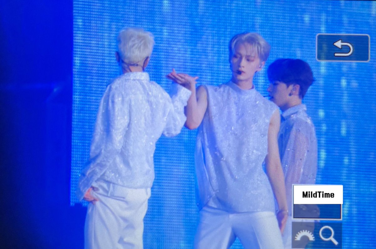 MildTime615's tweet photo. 220626 비더썬 막콘🐯

퍼포팀 최고다🧡

#세븐틴  #호시 #HOSHI #ホシ https://t.co/wjmGclLmyp