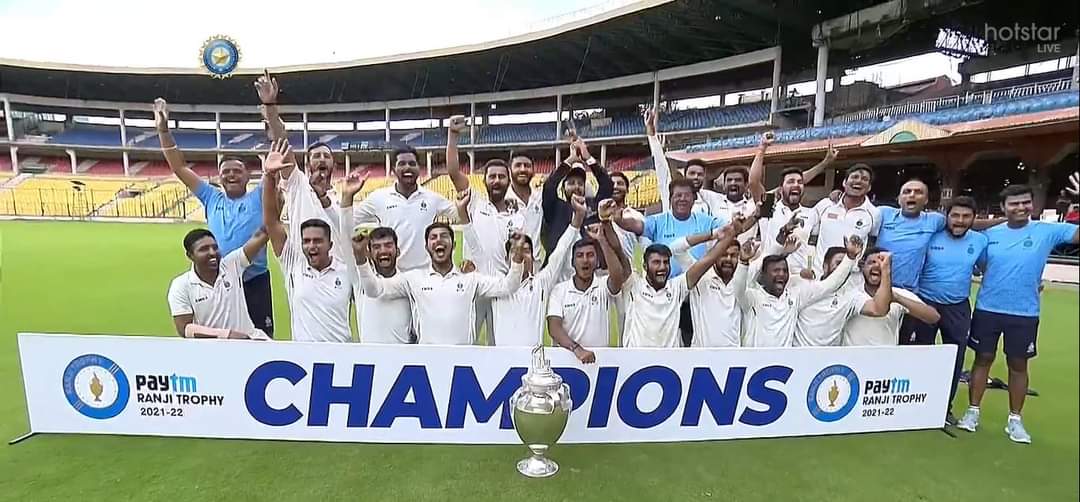 manojpatel1982's tweet image. #मध्यप्रदेश क्रिकेट टीम ने पहली बार रणजी ट्रॉफी जीत कर इतिहास रच दिया हैं।
इस ऐतिहासिक विजय पर मध्यप्रदेश के खिलाड़ियों को हार्दिक बधाई एवं शुभकामनाएं। प्रदेशवासियों को अपने खिलाड़ियों पर गर्व हैं।
#RanjiTrophyFinal2022