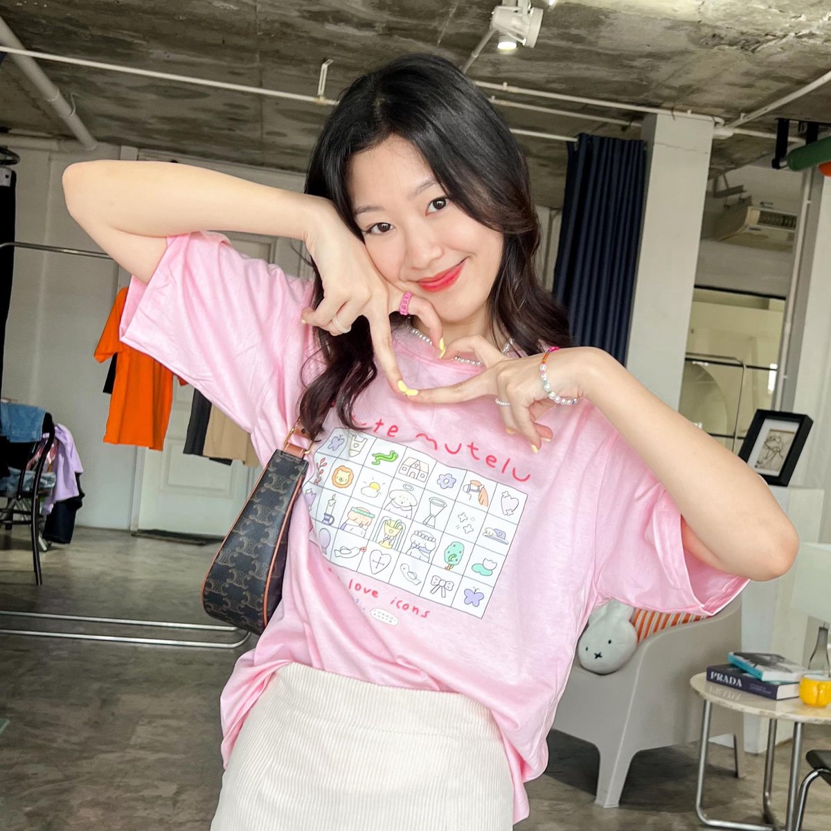 mutelu 💖🪡 สายมูห้ามพลาดนะค่า
เสื้อยืดรุ่น comfy cotton 100%  order pls

168-.