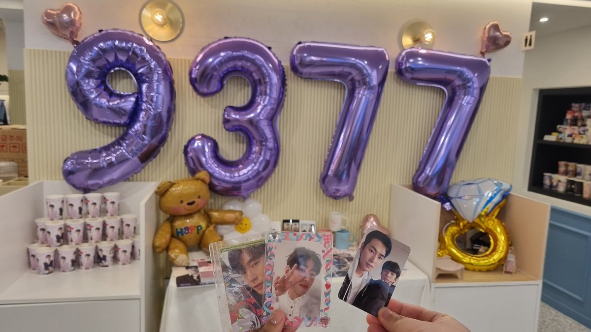 hch2234's tweet photo. 드에러 카페후기♡
특전 다 달라서 3일동안 갔다 온 드에러 카페 진심 너무 예뻤고 자그마한 소품까지 신경쓰신게보여서 너무 좋았음.❤❤
첫날은 트친이랑 같이갔다오고 토,일은 혼자즐긴 행복했던 날들🥰
#Errorcode_9377 https://t.co/fj7K8BlZ1g