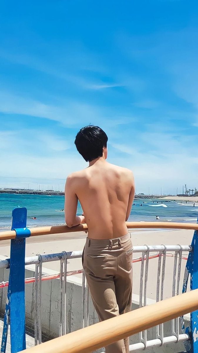Abyss92J's tweet photo. YO. AMO A ESTE HOMBRE, KIM SEOKJIN. 
Solo él sabe cómo hacernos colapsar 

Amo estar aquí, nadie me saca de este lugar

#Yours_Jin #SuperTuna_Jin #BTSJIN #JIN @BTS_twt https://t.co/EqYWEY08OP