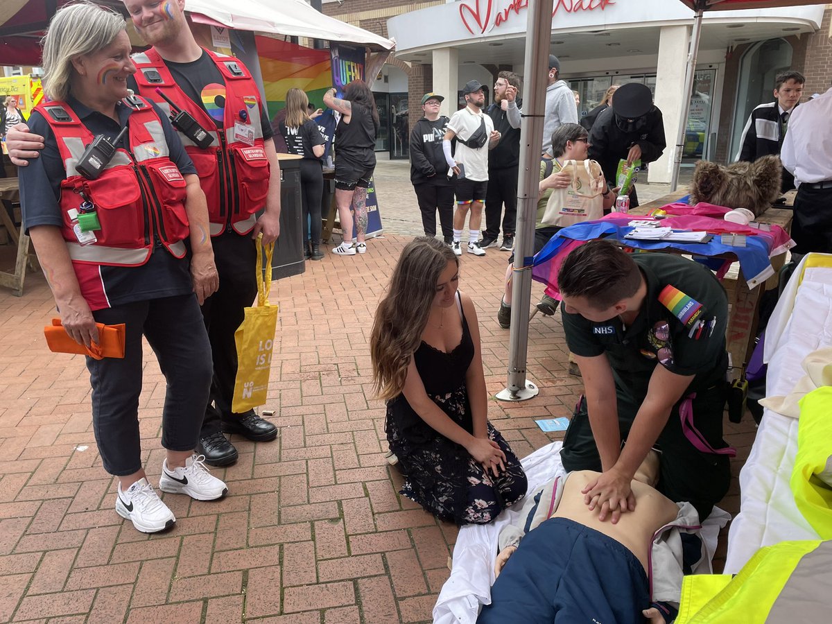 And we’re also supporting people with learning CPR @EMASNHSTrust @EMAS_CFR #MakingEveryContactCount #Pride2022