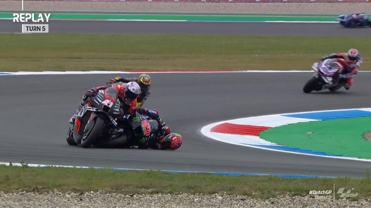 MotoGP's tweet photo. THE TOP TWO IN THE WORLD CHAMPIONSHIP COLLIDE! 💥

Both have remounted, @AleixEspargaro 15th and @FabioQ20 24th! 😱

#DutchGP 🇳🇱 https://t.co/XTngVZIaBI