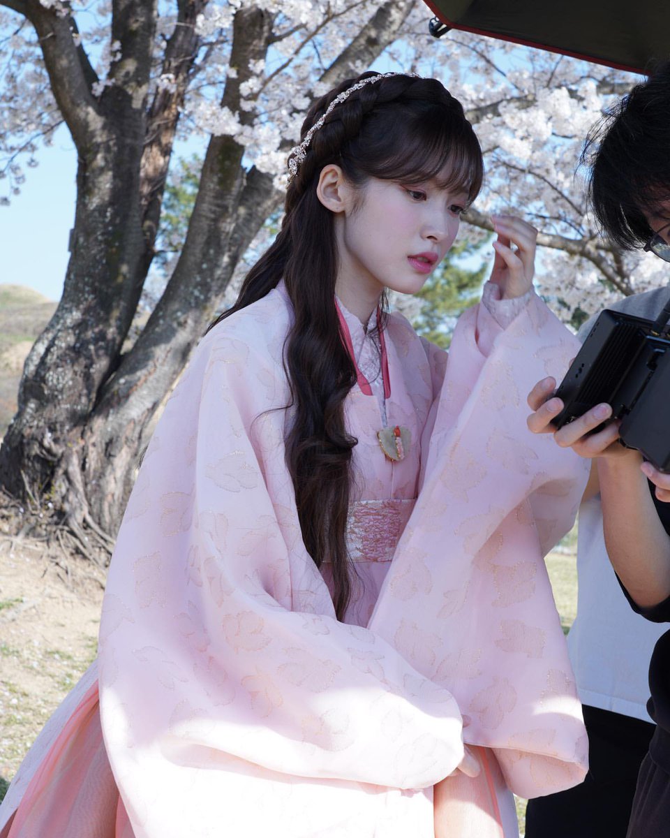 arin's Instagram update 🌸

#아린 #ARIN