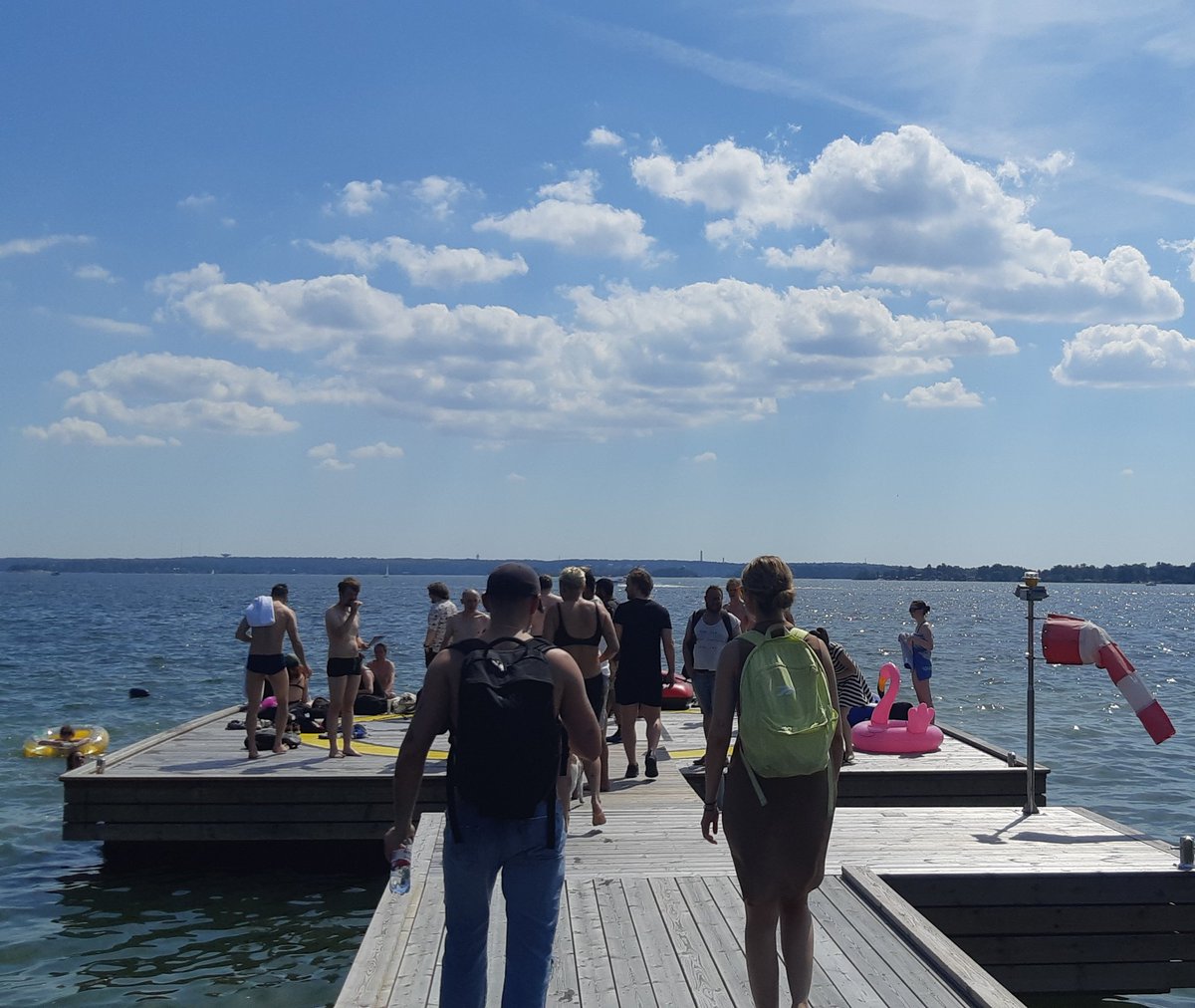 Folkets bad har öppnat!