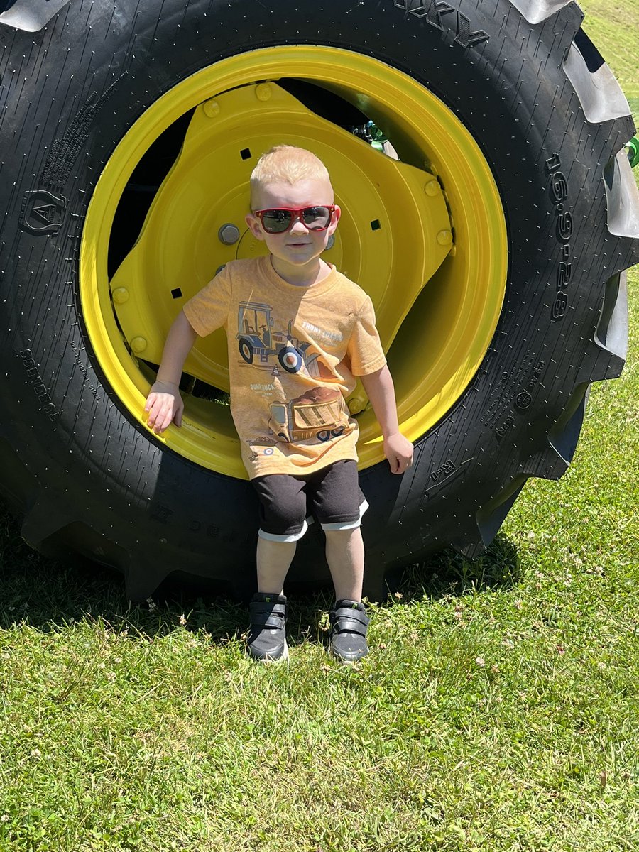 AHuggler's tweet photo. @LoneOakCG #locweeklyphoto https://t.co/MkyG8QZaFf