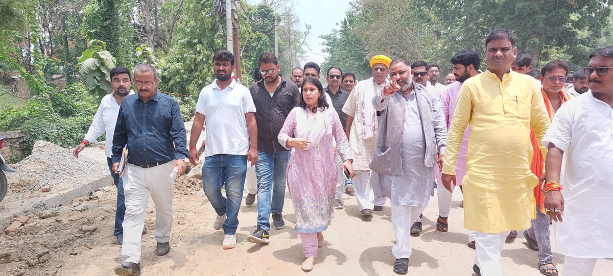 dmballia's tweet photo. एनसीसी चौराहे से कुंवर सिंह चौराहे तक बन रहे नाले के निर्माण कार्य का निरीक्षण मा.मंत्री श्री @dayashankar4bjp जी और मा.सांसद श्री @virendramastmp
जी के साथ किया।
@CMOfficeUP @UPGovt @ChiefSecyUP @spgoyal @ShishirGoUP @InfoDeptUP https://t.co/iiPz1RIB2i