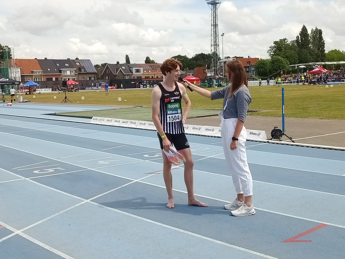 Tibo De Smet vlamt op zijn trainingspiste naar 1:45.32 op de 800 meter, ruim onder de EK-limiet. Sterk werk.