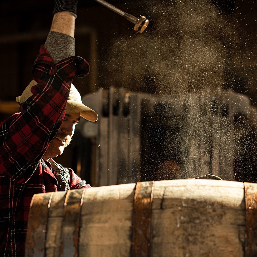JepthaCreed's tweet photo. Some liquid gold for your Sunday! Barrel dumps are always a beautiful sight. #GroundToGlass #Bourbon https://t.co/WuEeOKUEHR
