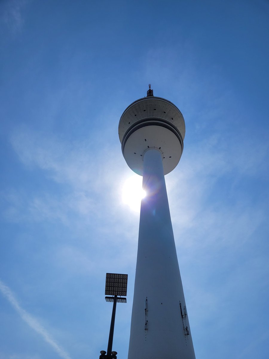 MrCoke18's tweet photo. #heinrichhertzturm https://t.co/pThaMoO6Me