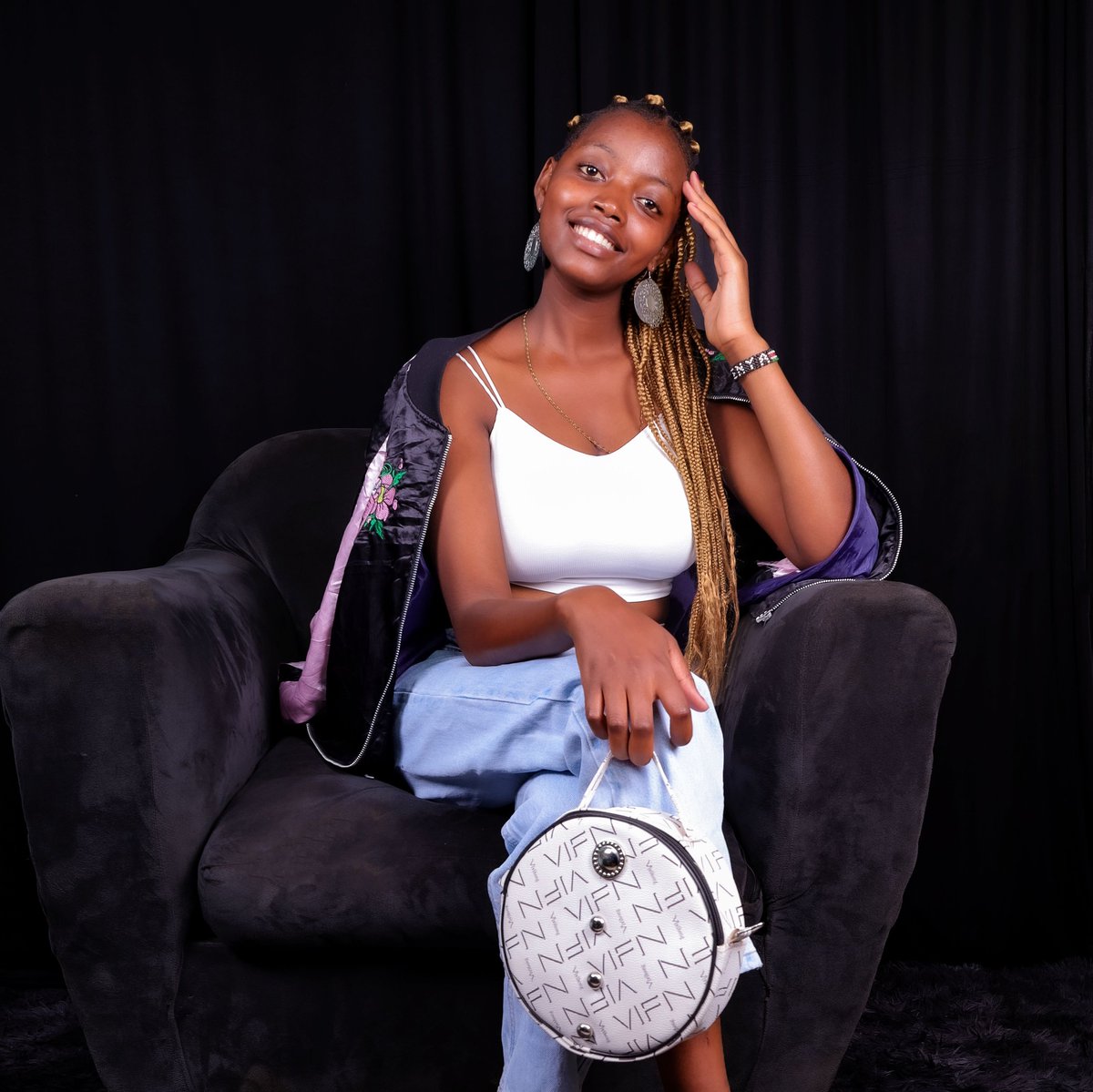 Helo guys kindly subscribe to my channel@https://youtu.be/nmbSHJyQxP0
SUPPORT THE YOUNG ☑️