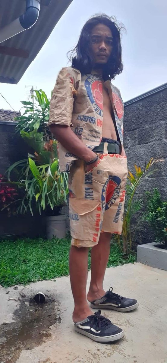 DuniaKuli's tweet photo. Berapa harga outfit lo? https://t.co/qPNhEwwRwp