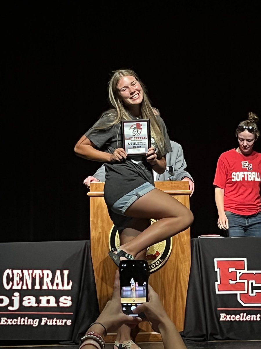 EC Trojan Softball tweet media