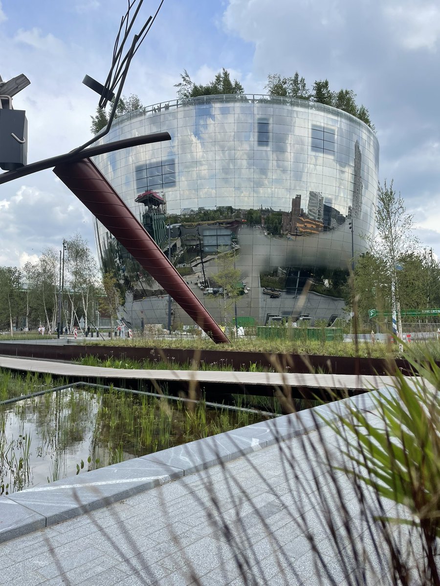 mariekehier's tweet photo. Middagje Rotterdam #Dijkzigt #Westkop @boijmans #depot https://t.co/ESKQwCKjQv