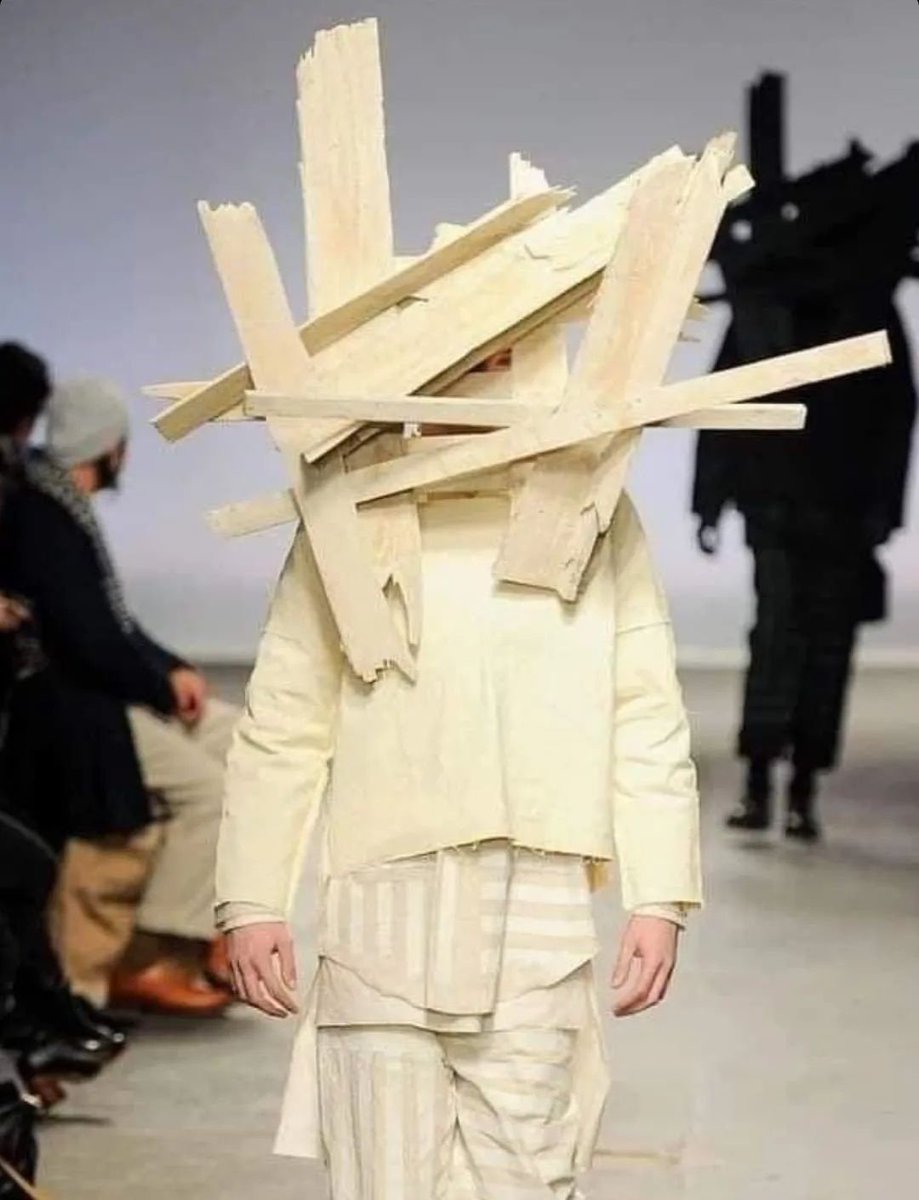 diegoberardogc's tweet photo. Necesito la palabra justa, la mirada precisa, la definición siempre ecuánime del gran @marianoheller sobre esta tendencia en la moda..... https://t.co/B7t2XDeJNk