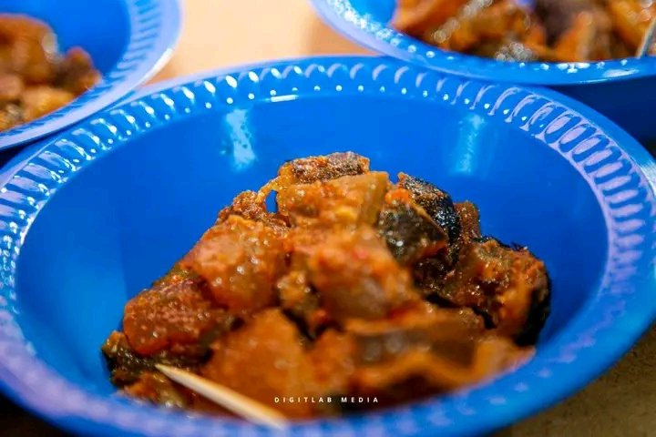 EkitiGarri's tweet photo. It's #Sunday's Afternoon
Will you like to have this with #Garri , sugar, groundnut, ice cube, milk
#addyourown. https://t.co/9xslsvzOaO