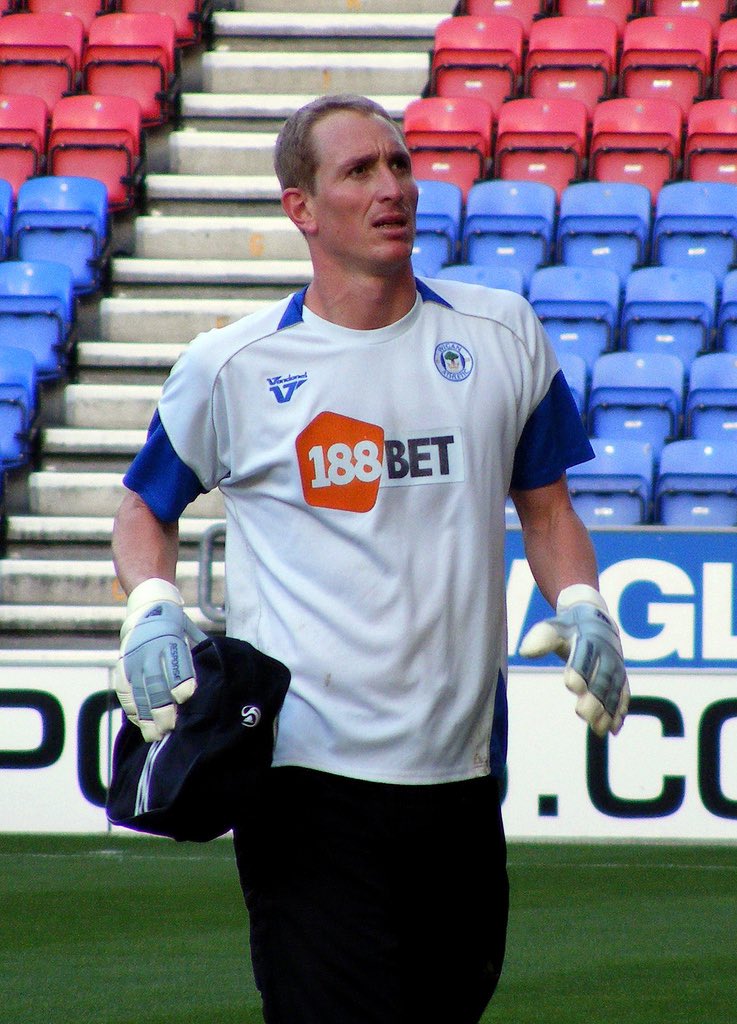 Hearing some reports that Chris Kirkland is close to joining #GTFC from Colne as a goalkeeping coach. Be a great addition to the Mariners back room staff going into the League Two season. #GrimsbyTownFC