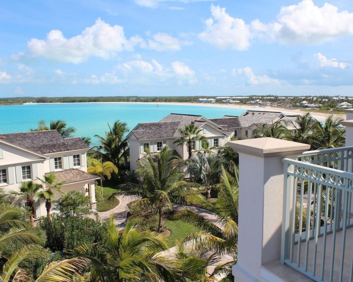 GIVBahamasInc's tweet photo. Sunday morning coffee &amp; THAT View ☕️🏝

Ready for a new work-from-home environment?

Escape the city crowds and enjoy an extended stay in paradise.
Our beautiful island in The Exumas is waiting.

#GIVBahamas #grandisleresort #residences #exuma #bahamas #thirdhome #realestate https://t.co/CPbiYr7RXR