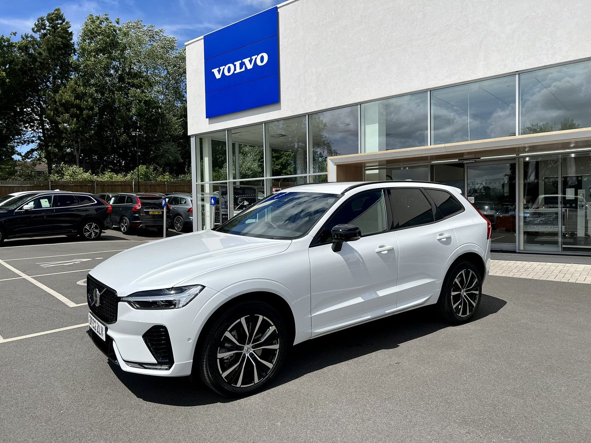 pauliotownsend's tweet photo. #XC60 #VOLVO 2023 B4 https://t.co/azhK2V8O83