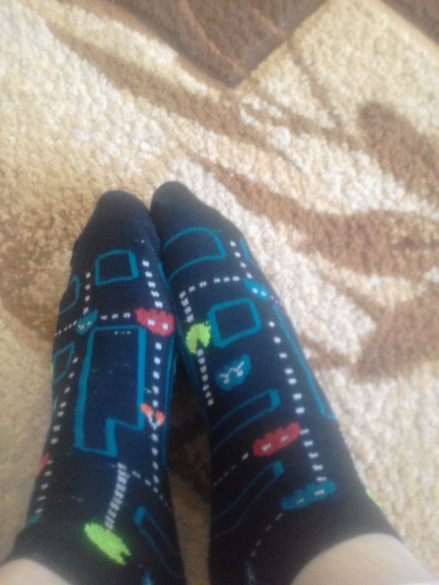 Giydiğim çoraba bakın <a href="/evrimkeklik_/">Evrim Keklik</a> <a href="/iremkeklik_/">İrem Keklik</a> #PacMan