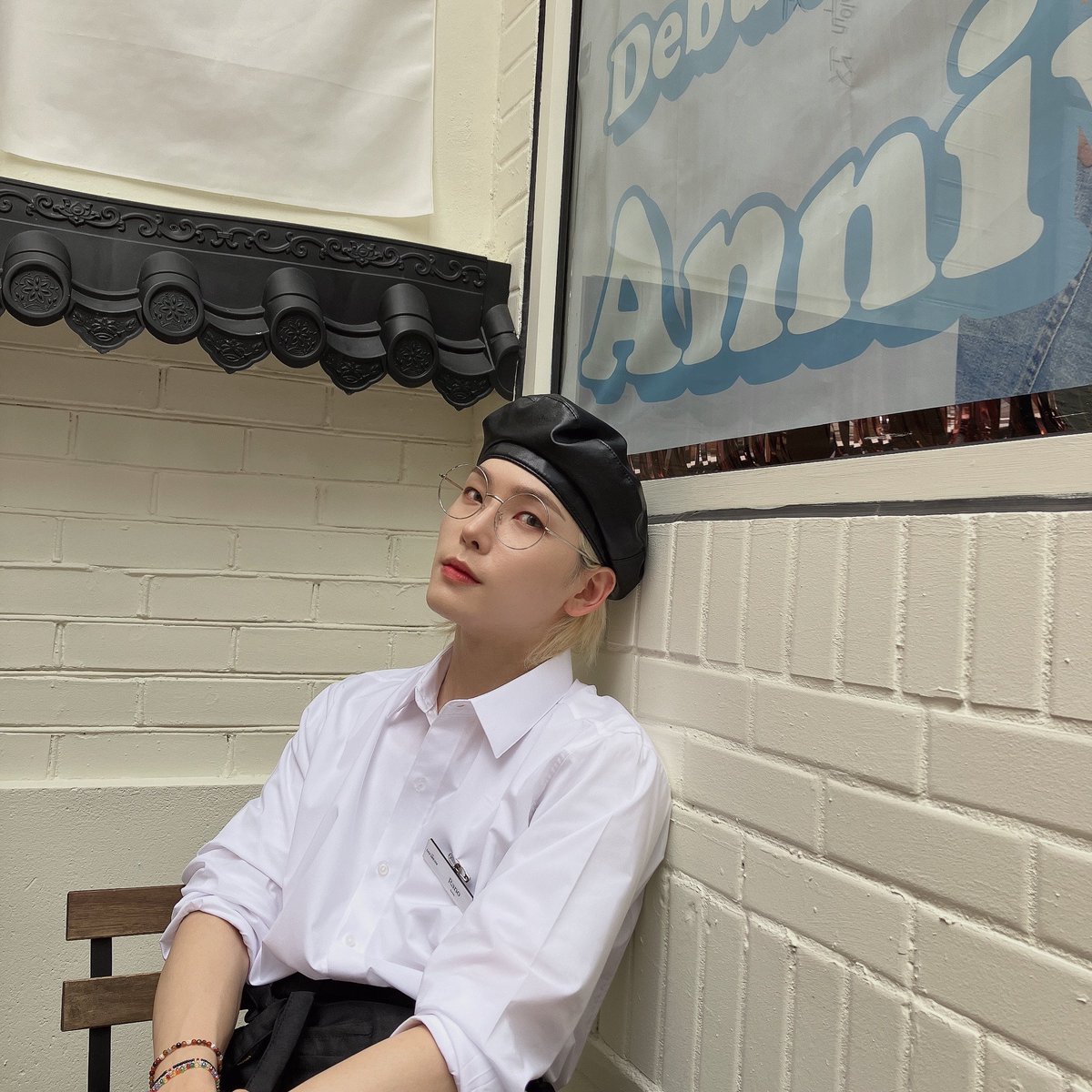 INSEOPLOOKS's tweet photo. https://t.co/FyV5qQznEC