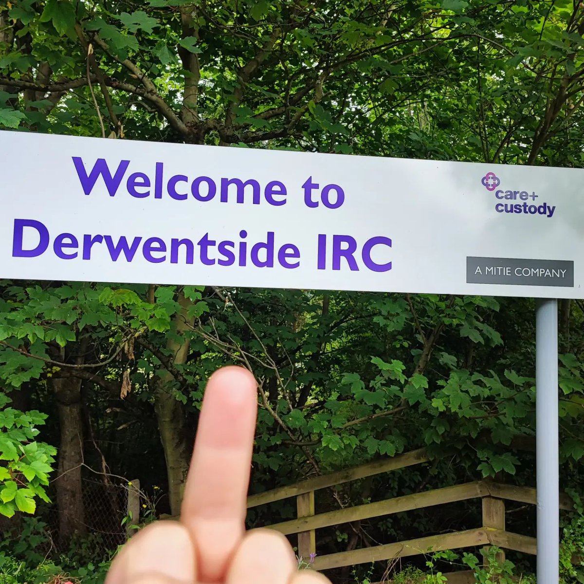 <a href="/HelenOConnorNHS/">Helen O'Connor 💙</a> <a href="/RMTunion/">RMT</a> <a href="/GMBSouthern/">GMB Southern Region</a> Mitie don't just exploit migrant workers in the workplace, they profit from detaining them in immigration removal centres
#Derwentside #Hassockfield #EndDetention