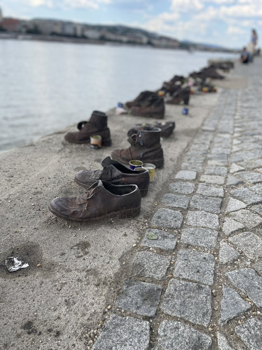 In memory of the 0000s Jews shot by the far right on the bank of the Danube during WW2 Never forget because it could happen again 🕯