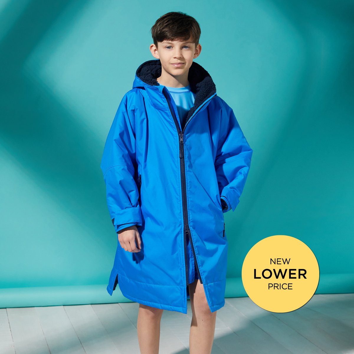 ScotchHall's tweet image. Sea swimming essentials for less at Dunnes Stores 🌊 Save €20 on adult’s changing robes and €5 on kid’s changing robes in-store today 💙  
 
#seaswimmers #changingrobe #kidschangingrobe #adultchangingrobe #irishsummer #seaswimmingireland #seaswimming #summervibes