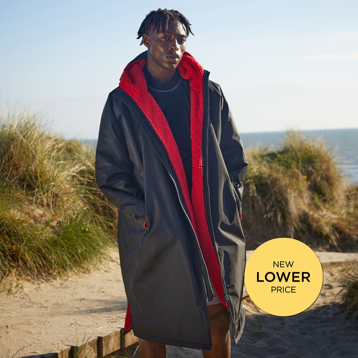 ScotchHall's tweet image. Sea swimming essentials for less at Dunnes Stores 🌊 Save €20 on adult’s changing robes and €5 on kid’s changing robes in-store today 💙  
 
#seaswimmers #changingrobe #kidschangingrobe #adultchangingrobe #irishsummer #seaswimmingireland #seaswimming #summervibes