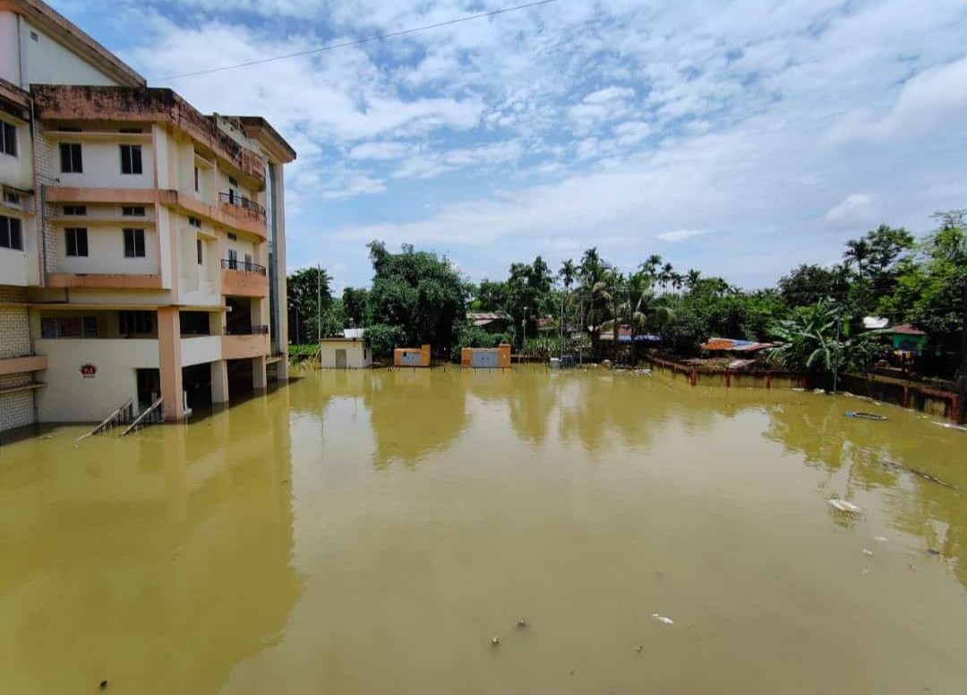Hifzur_'s tweet photo. #savegdcs
#gdcsilcharisdrowning
#silcharfloods https://t.co/6mGtRxwc3R