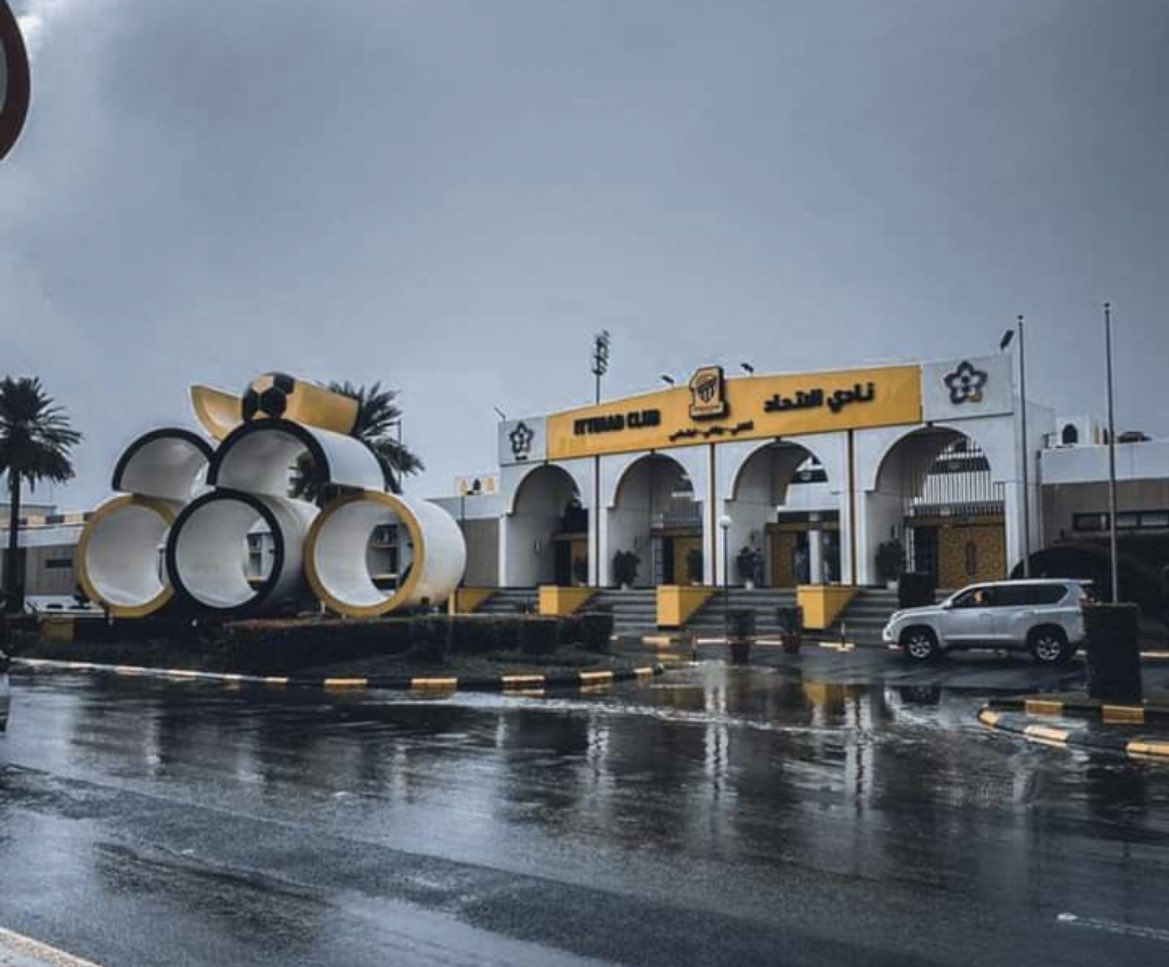 بعد مباراة الغد في المدرج وبعد موسم متعب وطويل سأقف واصفق للاعبين على مجهودهم رغم العتب سأقف احتراما لنادي الاتحاد واصفق ل<a href="/Anmar_Alhailae/">أنمار الحائلي</a> رئيس النادي رغم العتب والسيد<a href="/Kaaki_ahmad/">أحمد عصام كعكي</a> والمدرب <a href="/CosminContra2/">Cosmin Contra</a> واقلهم شكرا على كل ماقدمتوه والتحيه الاكبر لنا كجماهير عالحضور والمؤازره 👏🏼👏🏼