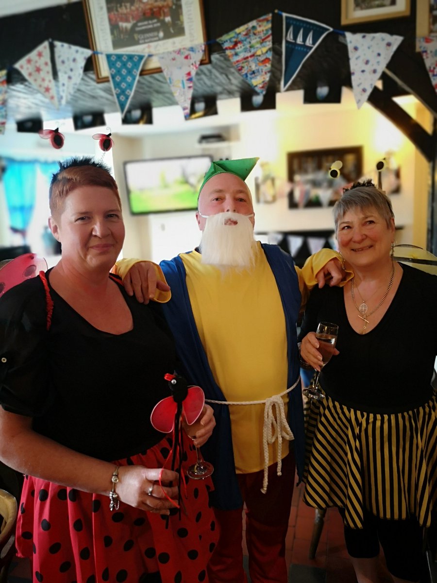 Ferryside Lifeboat tweet media