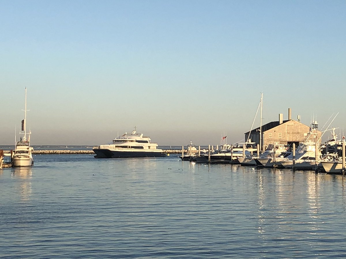 Ahhhh… the ferry arriving from Boston last night just in time for dinner! #eveninglight #Provincetown #ProvincetownHarbor #capecodlight #CapeCod #ptown