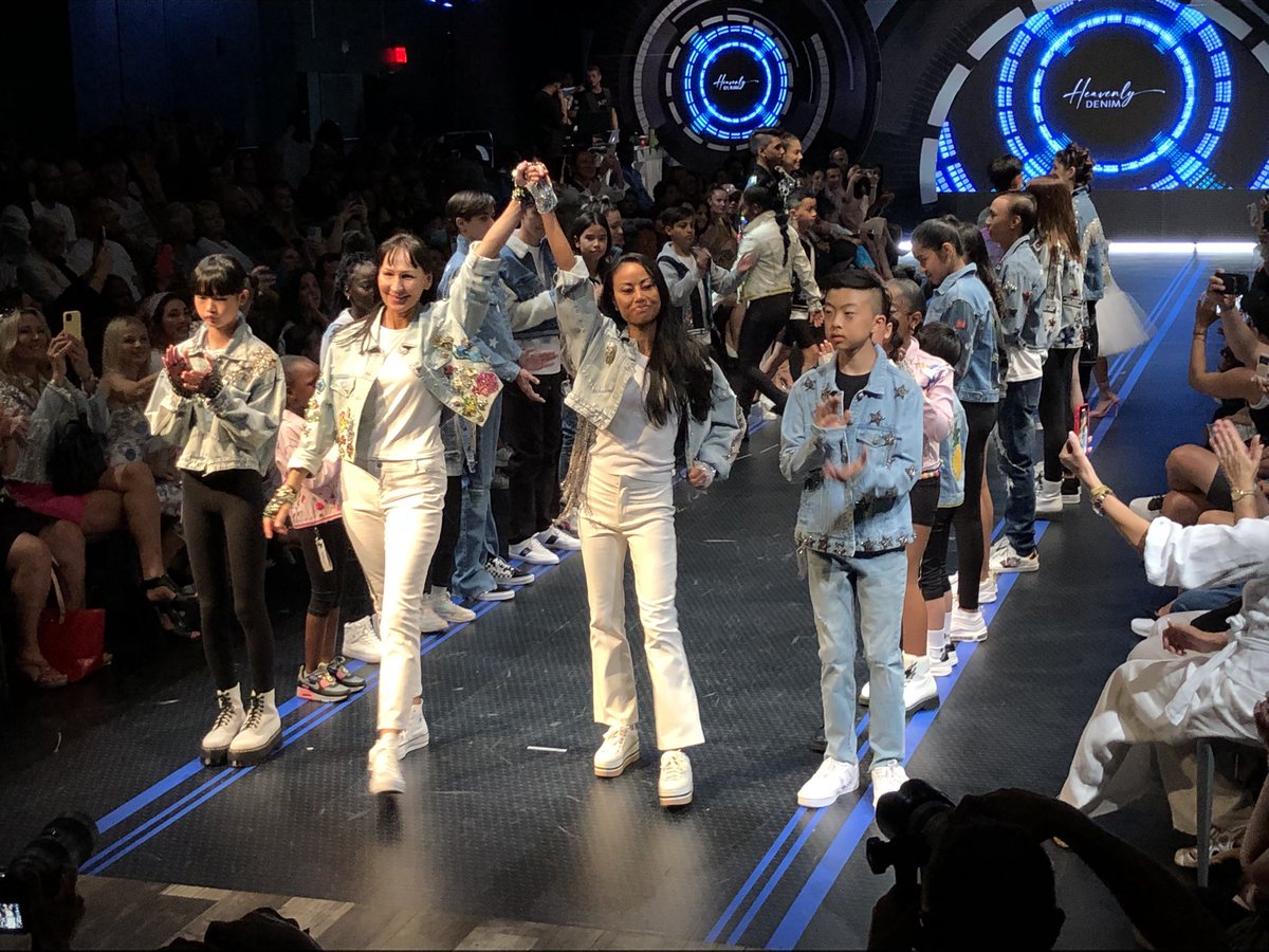 JeeYunTV's tweet photo. A fun-filled day of fashion, frills and friends. It was great hanging with the ultimate fashionistas @thetracymoore and @sangita_patel at @lovetkfw and watching all the models including my son walk the catwalk #toronto #fashion #tkfw #kidsfashion #Fashionista #momlife #motherhood https://t.co/8rQS7M7rTa