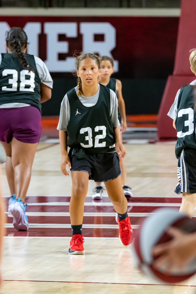 jmesser164's tweet photo. Such a fun day at @OU_WBBall youth camp! Thanks to all the coaches and players for a great experience https://t.co/fAwj1dVnqe