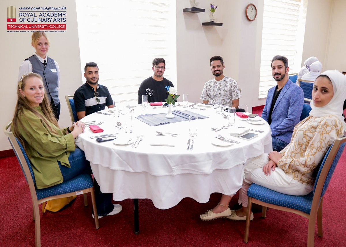 سُعِدنا بزيارة مجموعة من مدوني مواقع التواصل الاجتماعي من سلطنة عُمان. ونتوجه بالشكر لهم لحرصهم على زيارة الأكاديمية خلال تواجدهم في الأردن، ونشكر هيئة تنشيط السياحة على تنسيق هذه الزيارة. شرفتونا!

<a href="/MOTA_Jordan/">Ministry of Tourism and Antiquities (Jordan)</a>