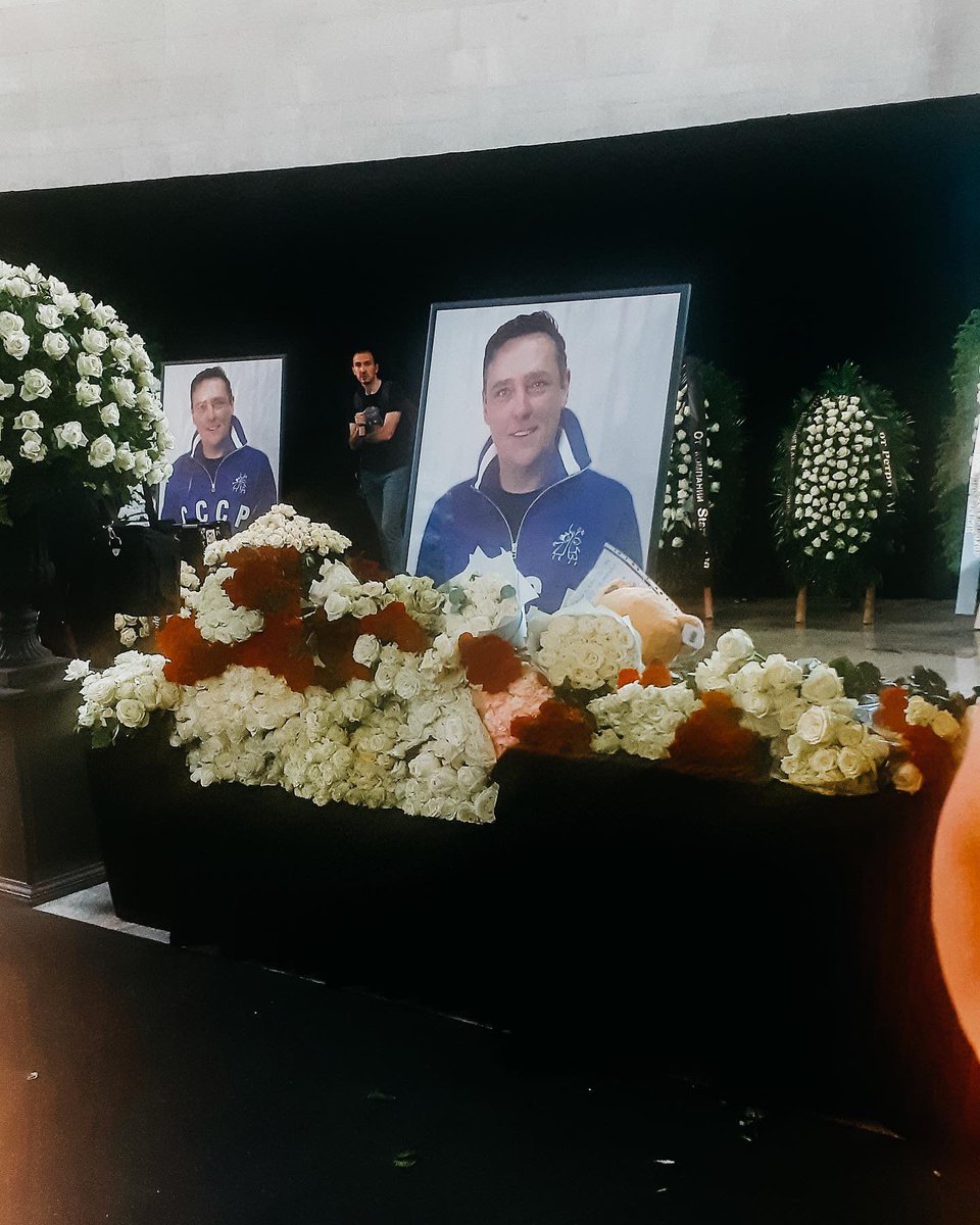 LiliyaMJ's tweet photo. Прощай, Юра!!! 💔🙏😢 #ЮрийШатунов https://t.co/KxCXwJ7wBc